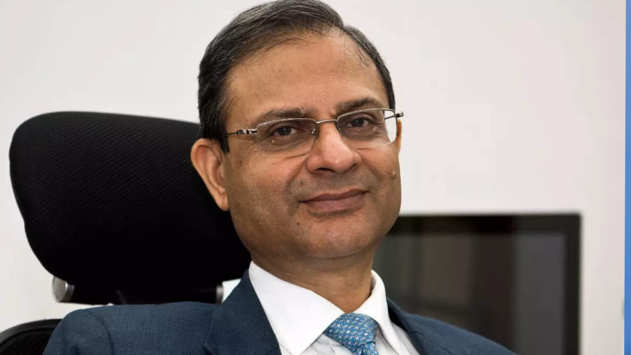 వడ్డీ రేట్లు తగ్గే చాన్స్ ...ఆర్బీఐ గవర్నర్ కీలక వ్యాఖ్యలు...